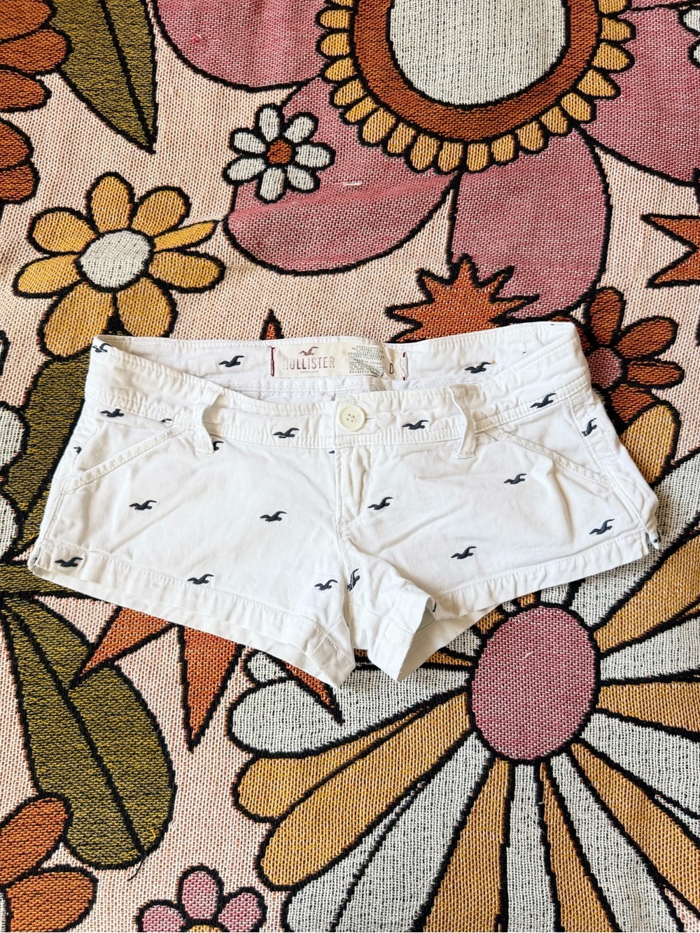 Vintage Hollister Low Rise White Logo Embroidered Cotton Mini Shorts Size 0